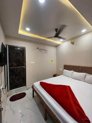 Deluxe Double Room | WiFi (free) - HOTEL GLOBAL (Ujjain)