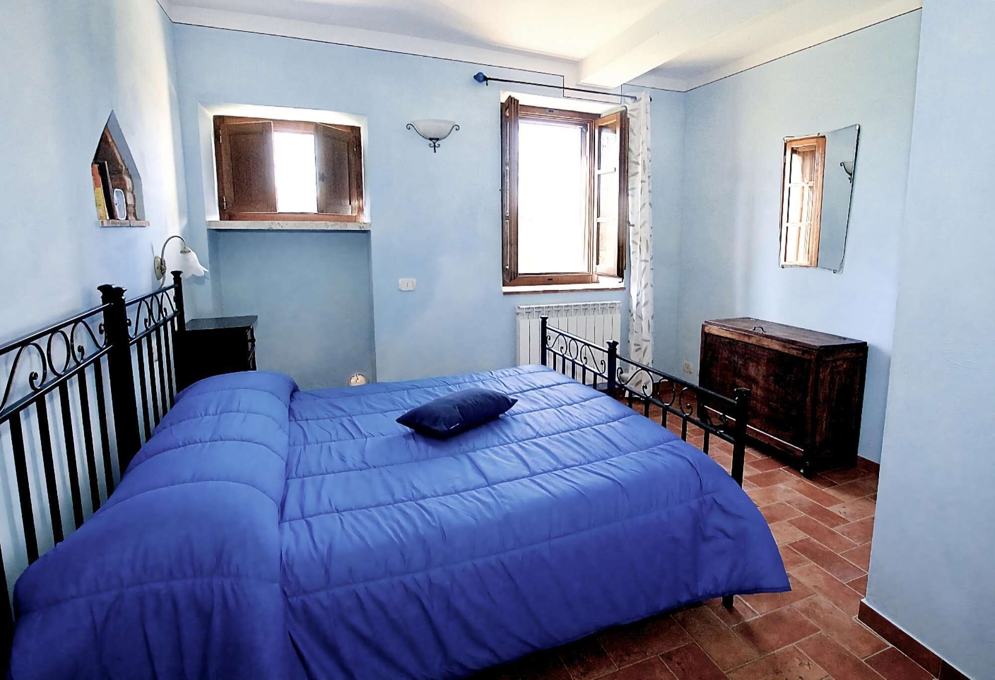 2 slaapkamers, een bureau, een strijkplank/strijkijzer, wifi
