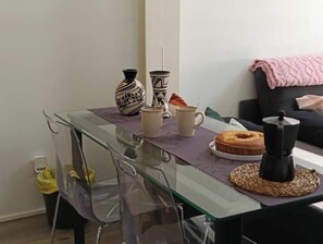 Dining - Newly Renovated Lofts with Parking, 14 Miles from Sol (Elipa)