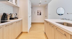 Superior Apartment, Partial Lake View | Private kitchen - bnbme - Delphine Tower - 1BR (Dubai)