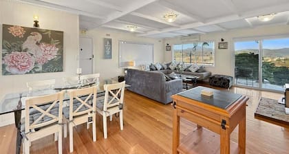 Bella Vista- Lake & Country Escape