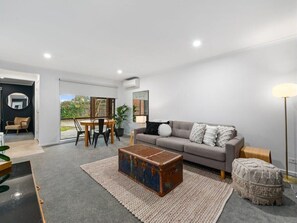 TV - Two bedroom  in Australia, Sale (Sale)