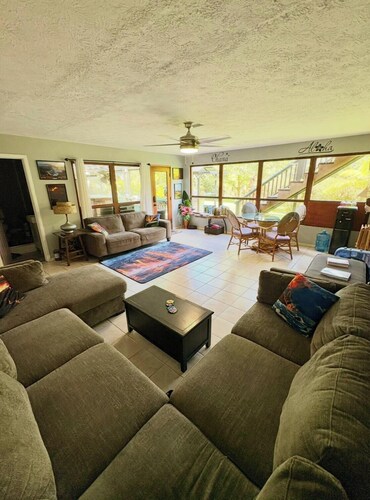 Tropical Getaway! Jungle Stay! Central Spot for Volcanos & Black Sand Beaches!