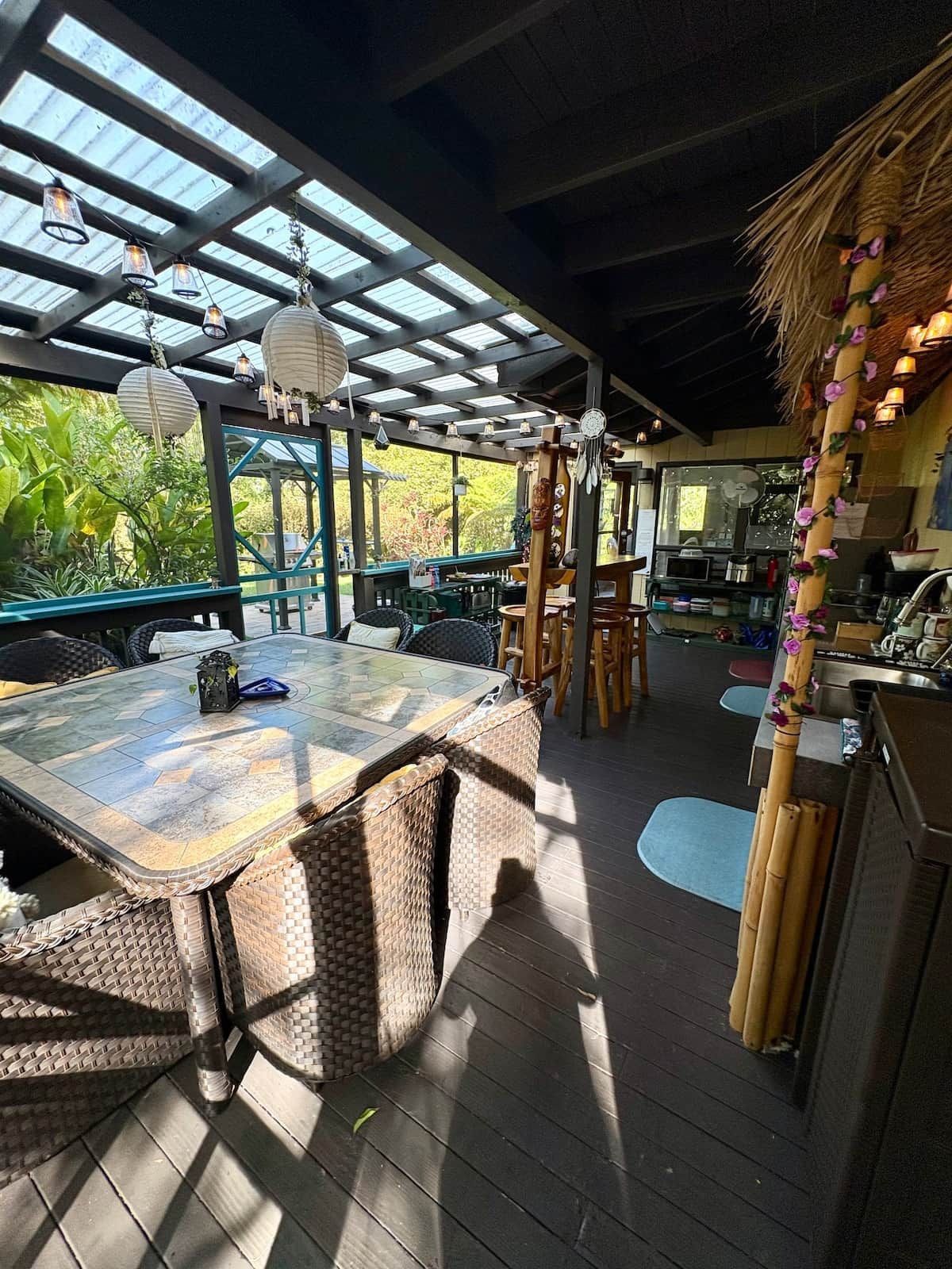 Outdoor dining