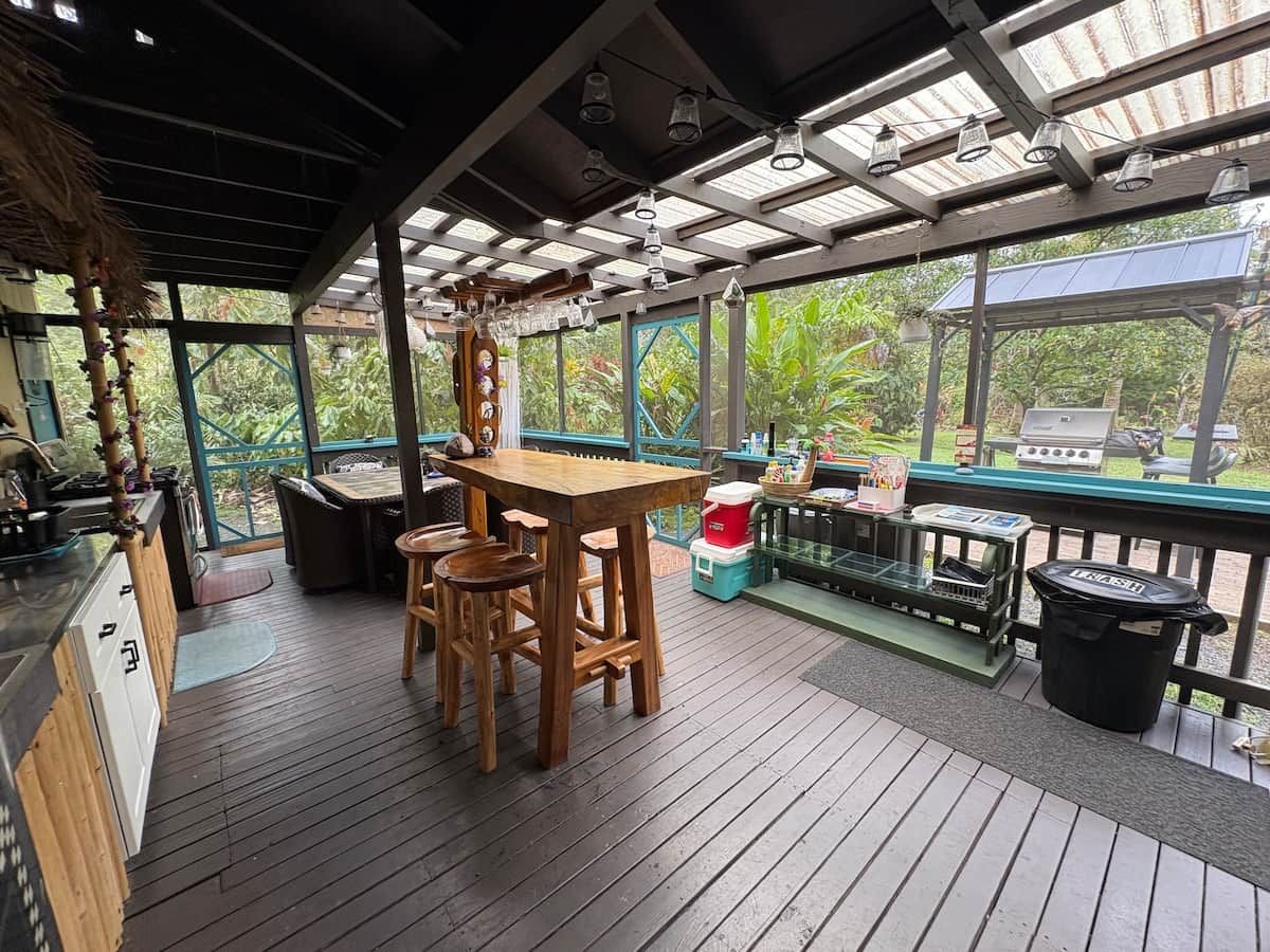 Outdoor dining