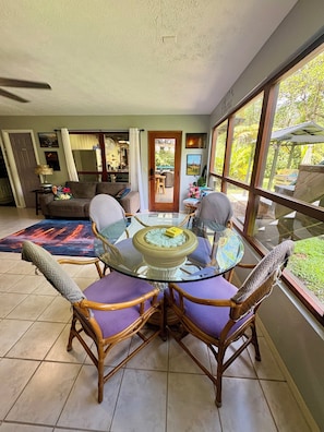 Dining - Tropical Getaway! Jungle Stay! Central Spot for Volcanos & Black Sand Beaches! (Pāhoa)