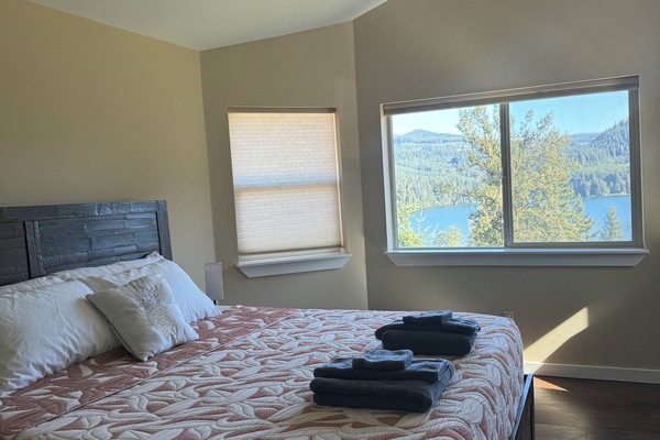 3 bedrooms, iron/ironing board, travel crib, WiFi