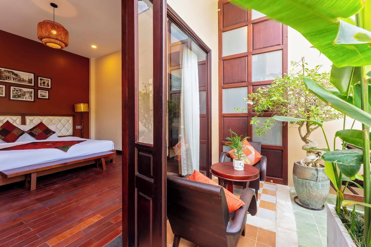 Phòng đôi hoặc 2 giường đơn Deluxe, quang cảnh thành phố | Bàn, truy cập Internet không dây miễn phí 