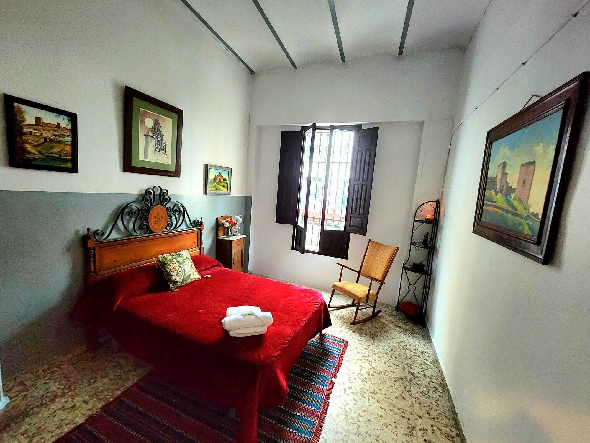 Habitación económica doble, patio | Espacio para trabajar con un portátil y wifi gratis