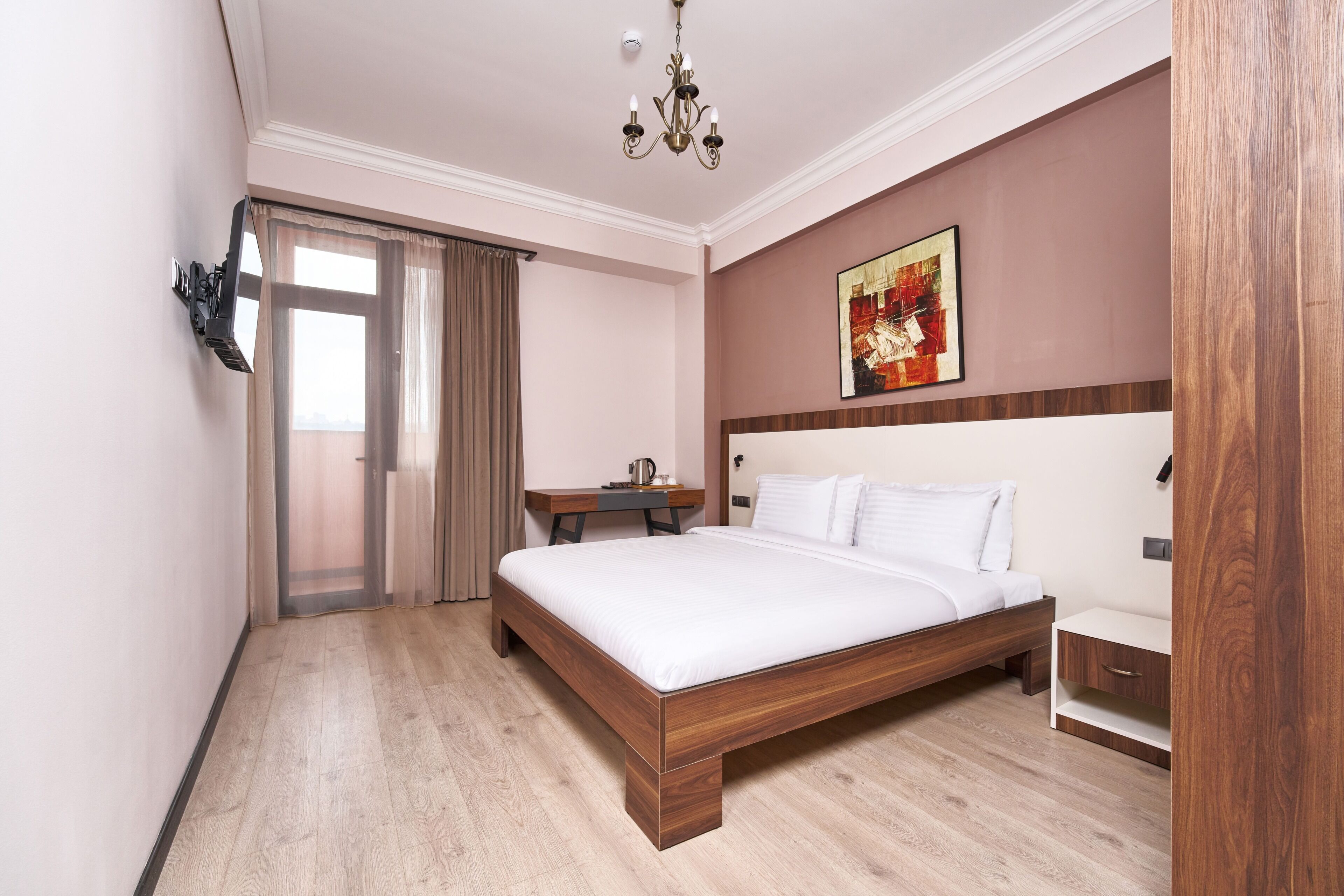 In-room safe, free WiFi