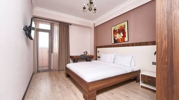 In-room safe, free WiFi