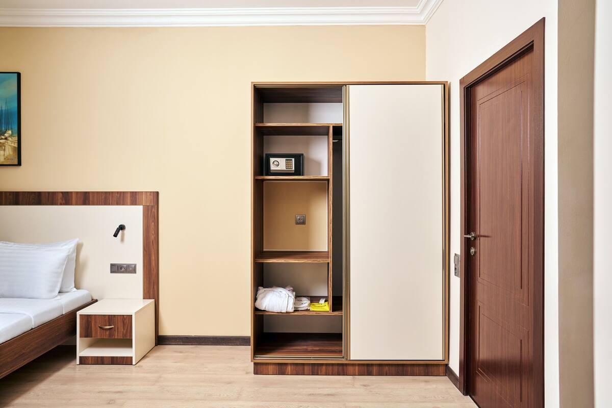 In-room safe, free WiFi