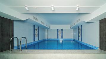 Una piscina techada