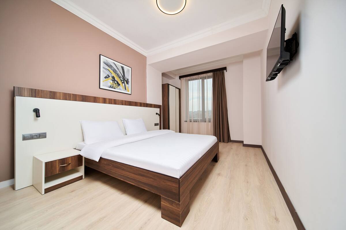 In-room safe, free WiFi