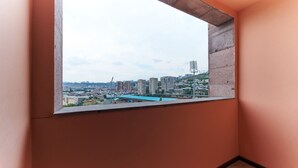 Chambre Deluxe double, balcon, vue sur la ville | Intérieur