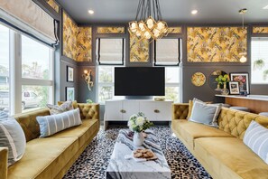 Unclassified image, 5 of 50, button - East Nashville 4-Home Buyout With Rooftop, Sleeps 33 (Nashville)