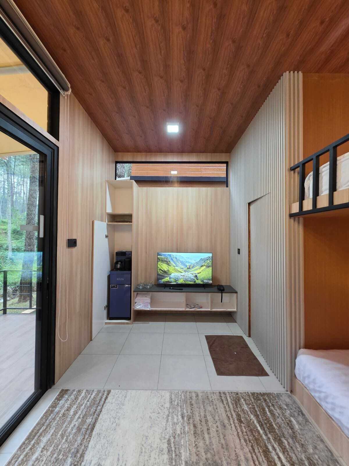 Cabin, Garden View