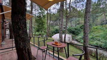 Cabin, Garden View | Outdoor dining