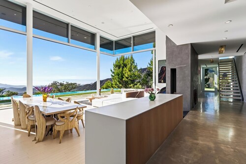 20 Acres • Ocean Views + Infinity Pool + Private Helipad | The Malibu Art Estate