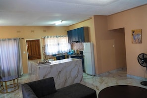 Interior - Spacious 3-Bedroom House Rental Near Victoria Falls (Victoria Falls)