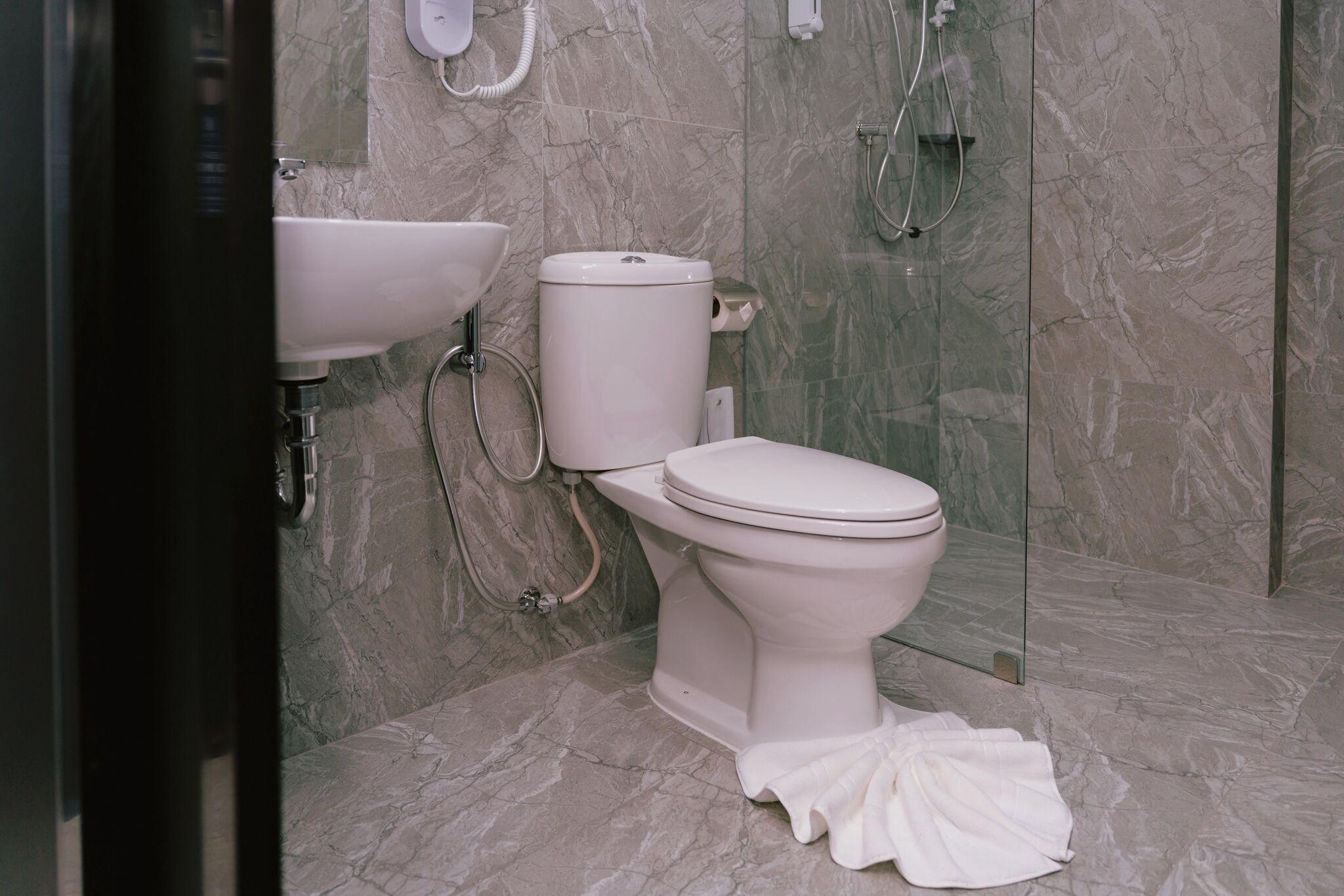 Standard Double Room | Bathroom