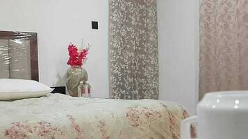 Premium Room | Desk, WiFi (free)