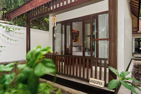 Bungalow, Balcony, Garden View | Exterior