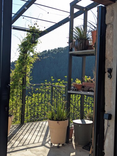 Small Cévennes Farmhouse - Exceptional Views & a Nature Getaway in the Cévennes