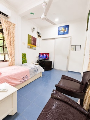 Vila Deluks, balkon | Meja kerja