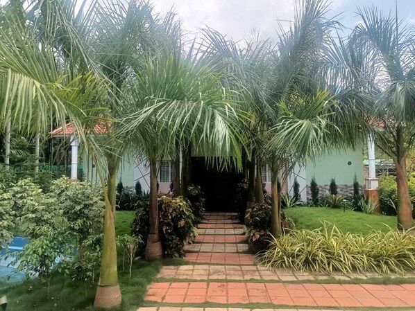 Deluxe Double Room, Balcony, Garden View | Property grounds - GALAXY GARDEN RESORT (Mettupalayam)