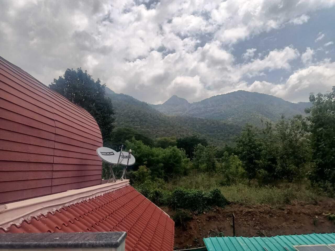 Deluxe Double Room, Balcony, Garden View | Property grounds