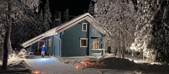 Lakeside Cabin for 12 with Private Sauna