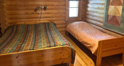 Lakeside Cabin for 12 with Private Sauna