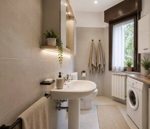Bathroom - Apartment in a 2-bedroom house (Coda)