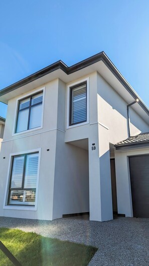 Exterior - Spacious, Bright Clyde Stay Near Parks & Shop (Clyde)