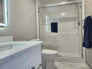 Bathroom - Amazing medium & long term rentals in Drumheller (Drumheller)