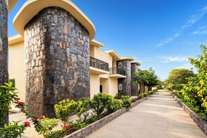 Exterior - Alaya Stays Raj Suites Pet-Friendly (Udaipur)