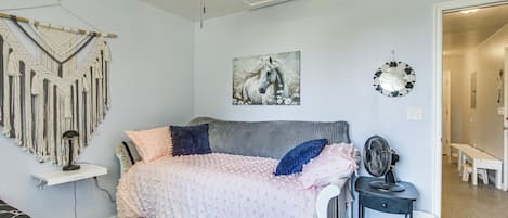 Lit de bébé portatif, accès à Internet, literie fournie