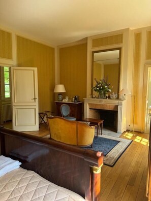 Habitación con 2 camas individuales, vista al jardín | Wifi gratis 