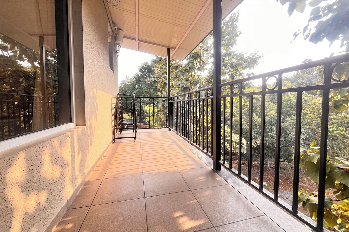 Lawn Facing Room | Free WiFi