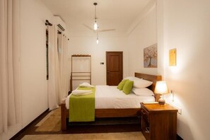 Deluxe-Doppelzimmer, Terrasse | Schreibtisch, kostenloses WLAN