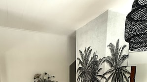 Chambre double, vue sur le jardin | Bureau, espace de travail pour ordinateurs portables