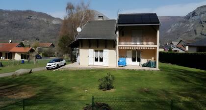 Chambre d’hôtes avec baignoire, vue montagne, Wi-Fi inclus