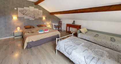Bed and Breakfast 'Chambre Coeur' with Mountain View and Wi-Fi
