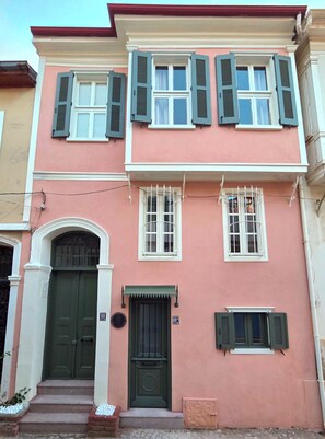 Exterior detail - Historic Greek House with Sea View in Ayvalik (Balıkesir)