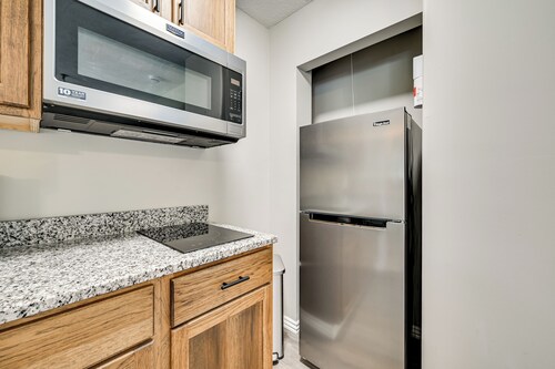 Golf, Fish & Explore: Updated Unit in Oakland City