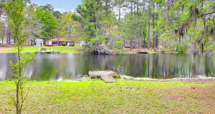 Pool & Fishing at Lakefront Midway Retreat