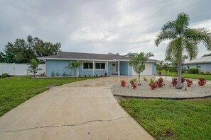Exterior - Lanai, Golf Views! Extended Sarasota Stay (Sarasota)