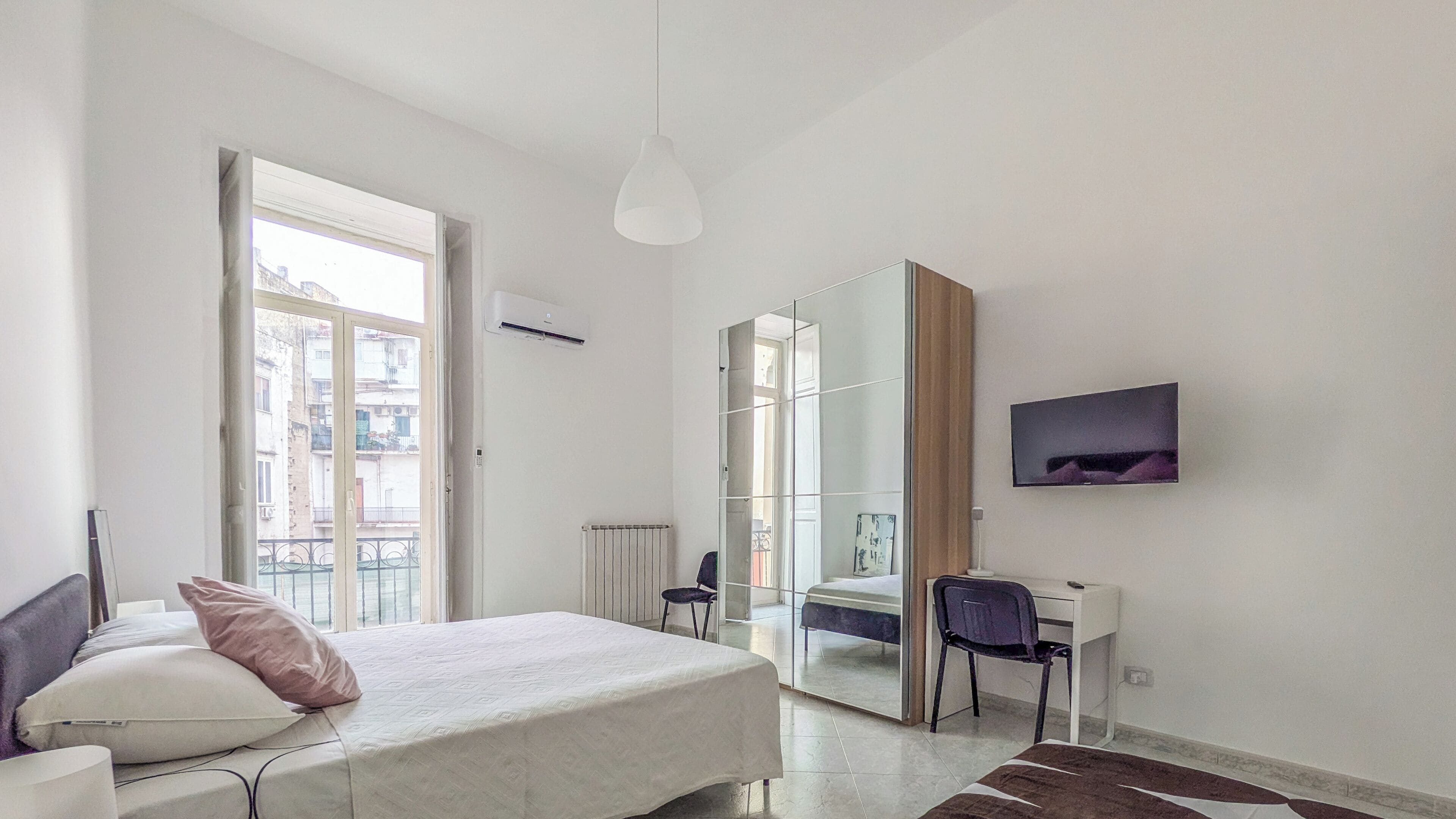 Appartement, balkon, uitzicht op de stad
