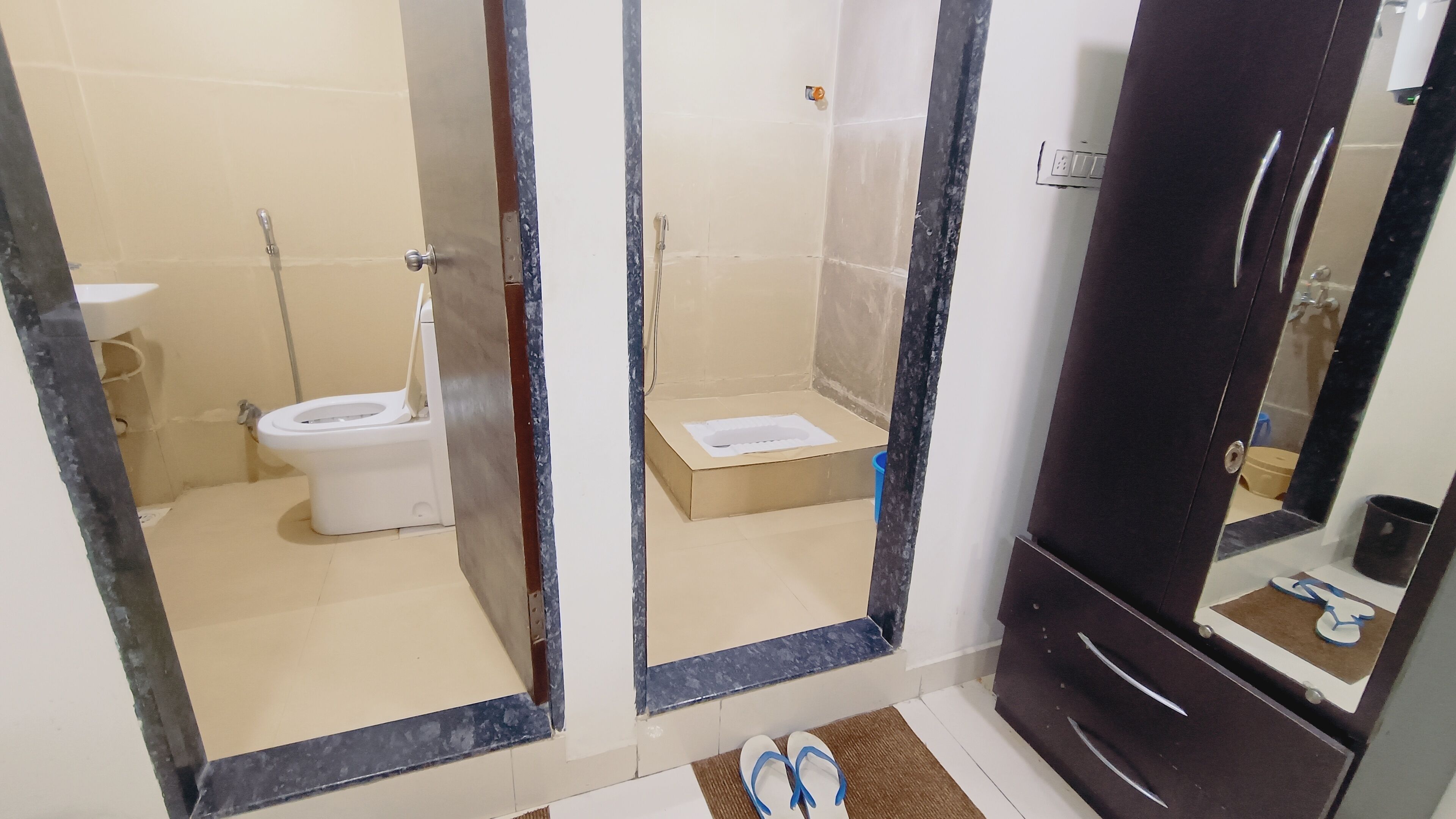 Familienzimmer | Badezimmer | Dusche, kostenlose Toilettenartikel, Handtücher, Seife